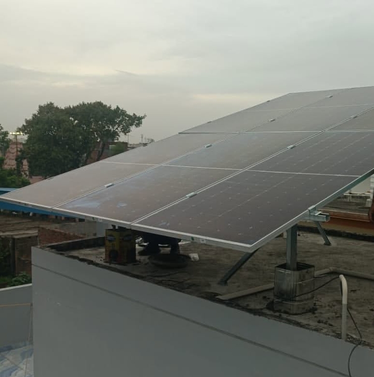 Bifacial solar panels